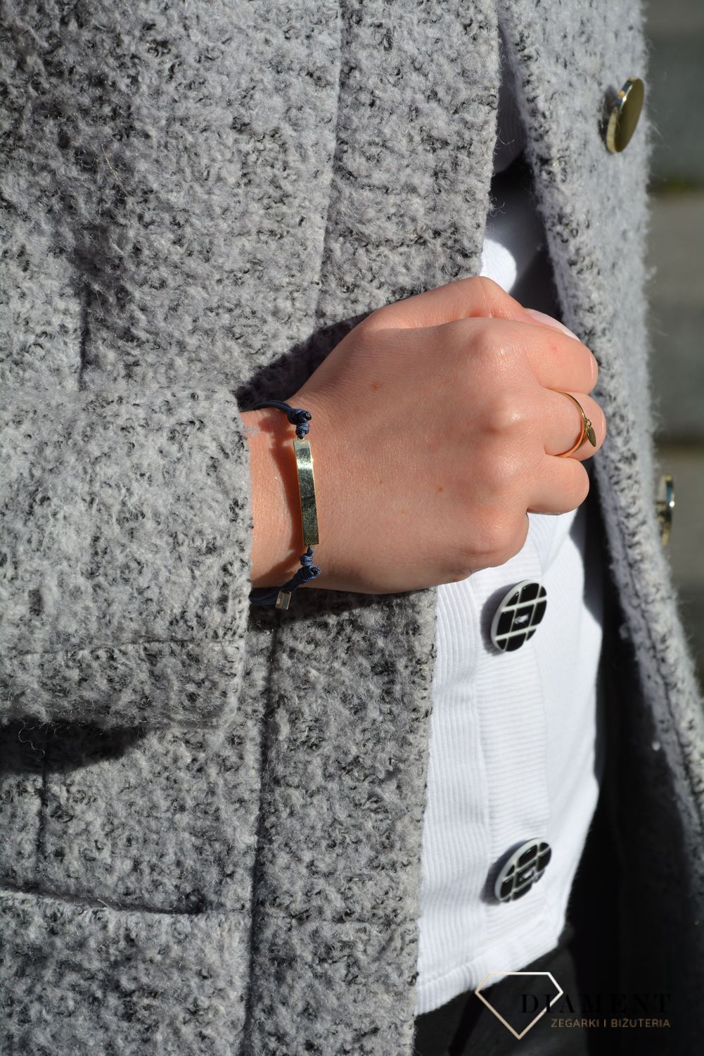 Bransoletka na granatowym sznureczku ze złotą blaszką BOZ141B 1.jpg